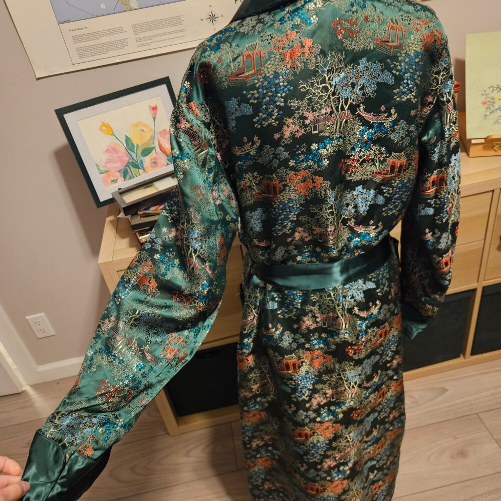 Vintage Silk Brocade Robe - Picture 5 of 8